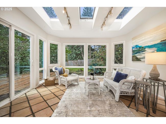 764 10 Th St, House other with 3 bedrooms, 3 bathrooms and 2 parking in Lake Oswego OR | Image 21