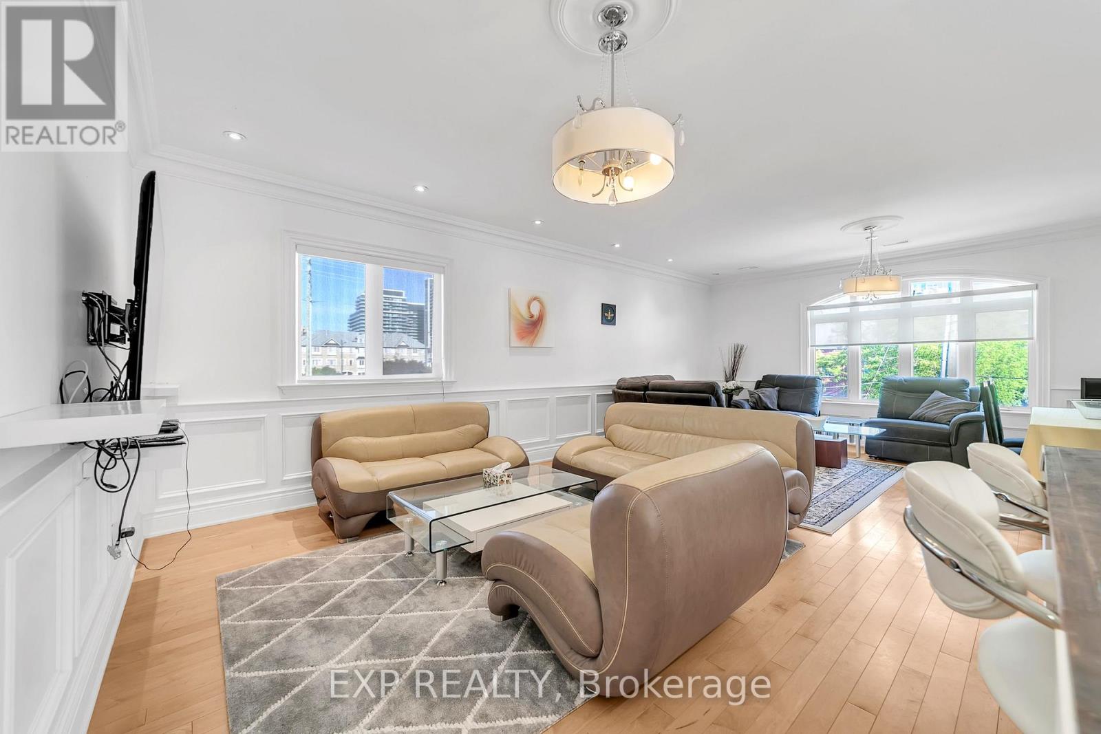 Residential Lease in Richmond Hill (South Richvale)