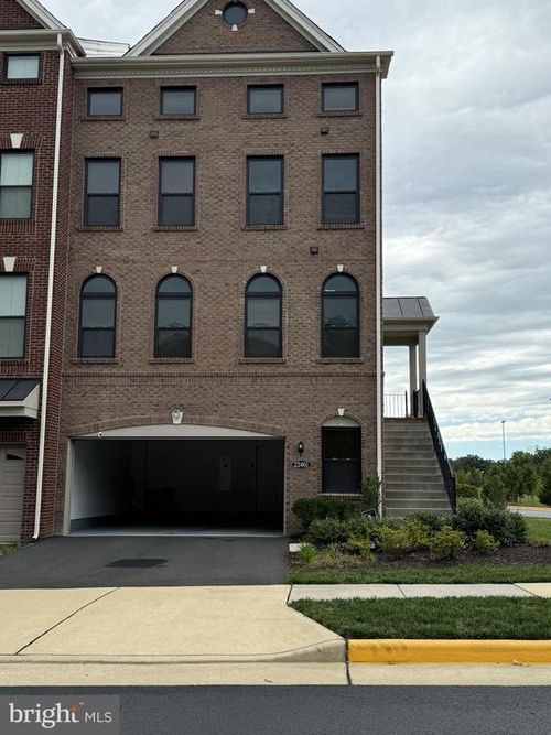 22461 Windsor Locks Sq, ASHBURN, VA, 20148-6672 | Card Image