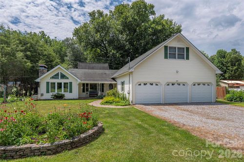 1075 Moody Farm Rd, Maggie Valley, NC, 28751-7847 | Card Image