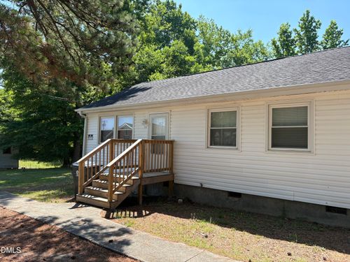 137 W Barbee St, Zebulon, NC, 27597-2815 | Card Image