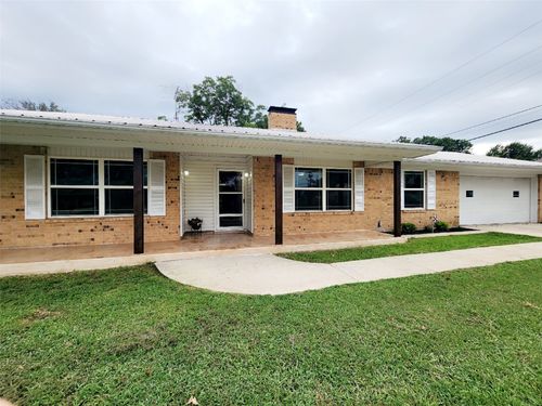 1911 College St, Gainesville, TX, 76240-4611 | Card Image