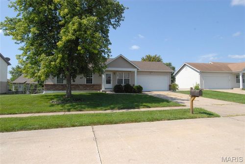 679 Dundee Ct, Wentzville, MO, 63385-2858 | Card Image