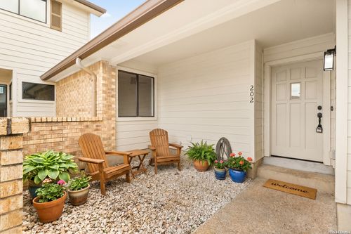 202-655 N Loop 337, New Braunfels, TX, 78130 | Card Image