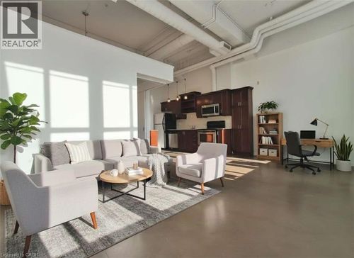 116-404 King St W, Kitchener, ON, N2G4Z9 | Card Image