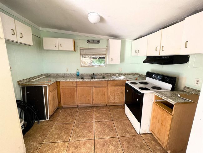 821 Rickey Jackson Blvd, House other with 5 bedrooms, 2 bathrooms and null parking in Pahokee FL | Image 9