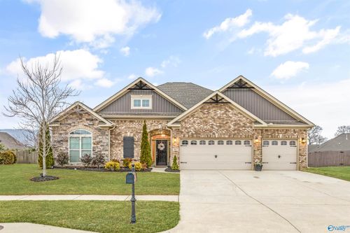 7607 Summerdawn Dr Se, Owens Cross Roads, AL, 35763-3018 | Card Image