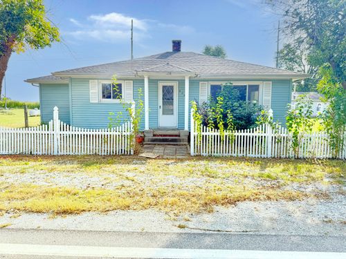 207 N Main St, Mellott, IN, 47958-8018 | Card Image