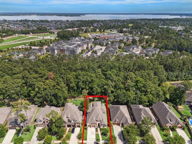 Note the abundance of greenspace behind the home. | Image 33