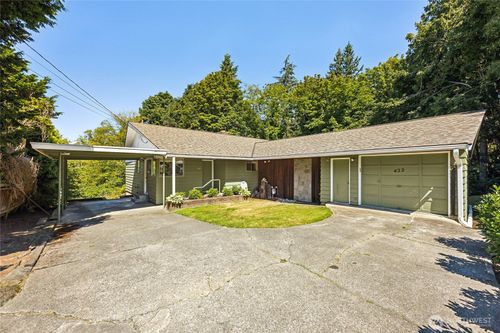 422 Center Pl, Everett, WA, 98203-2001 | Card Image