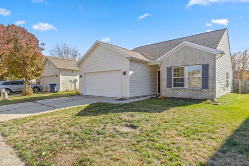 9699 Gibbon Ln, Avon, IN, 46123-9465 | Card Image