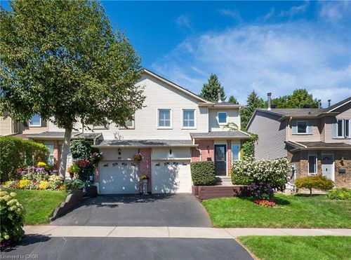 815 Sweetwater Cres, Mississauga, ON, L5H4A7 | Card Image