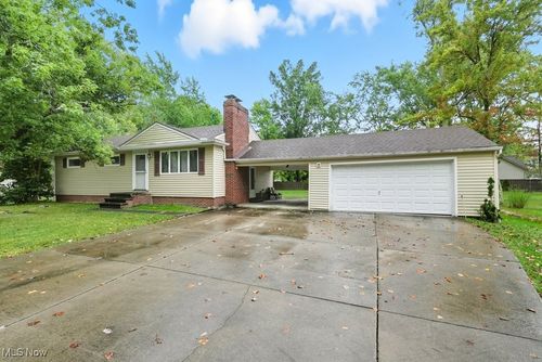 4863 Maple Ln, North Royalton, OH, 44133-3205 | Card Image