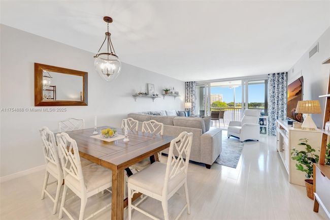 APT-305 - 3091 N Course Dr, Condo with 2 bedrooms, 2 bathrooms and null parking in Pompano Beach FL | Image 4