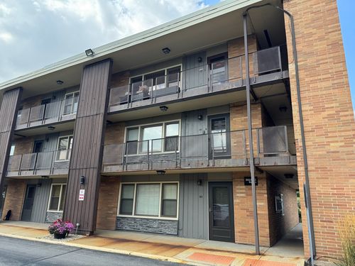 apt-3a-9614 W Higgins Rd, Rosemont, IL, 60018-4859 | Card Image