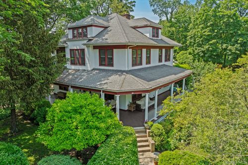 86 Lafayette Ave, Sea Cliff, NY, 11579-1724 | Card Image