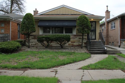 8343 S Calumet Ave, Chicago, IL, 60619-4819 | Card Image