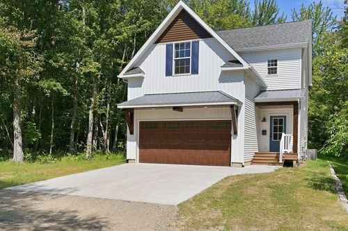 453 Sunset Pkwy, South Haven, MI, 49090-8669 | Card Image