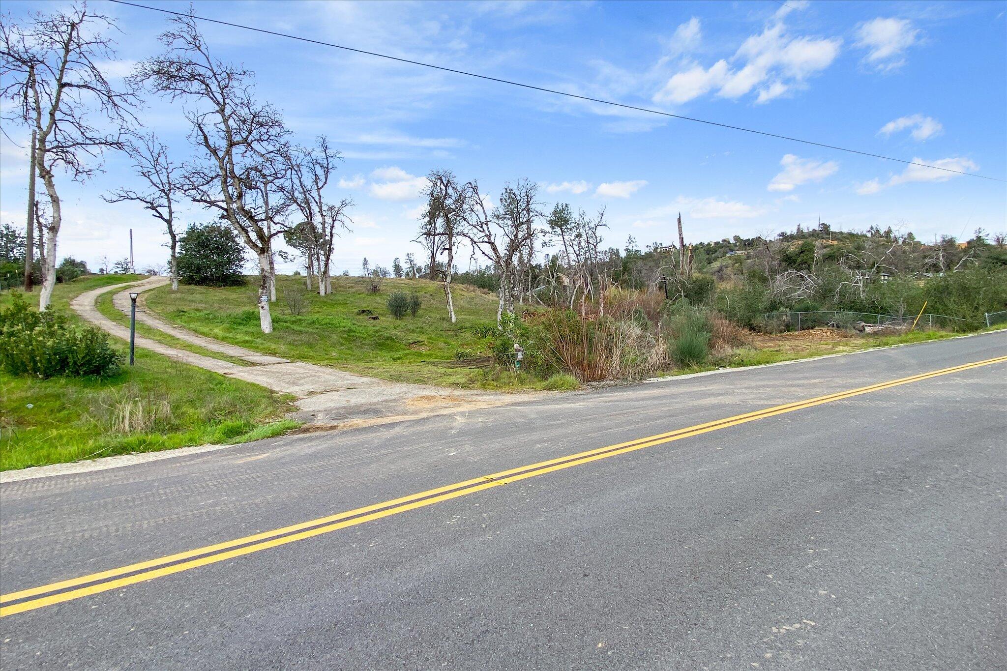 Land in Redding 4