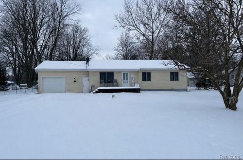 7031 Harvard Ave, Mount Morris, MI, 48458-2107 | Card Image