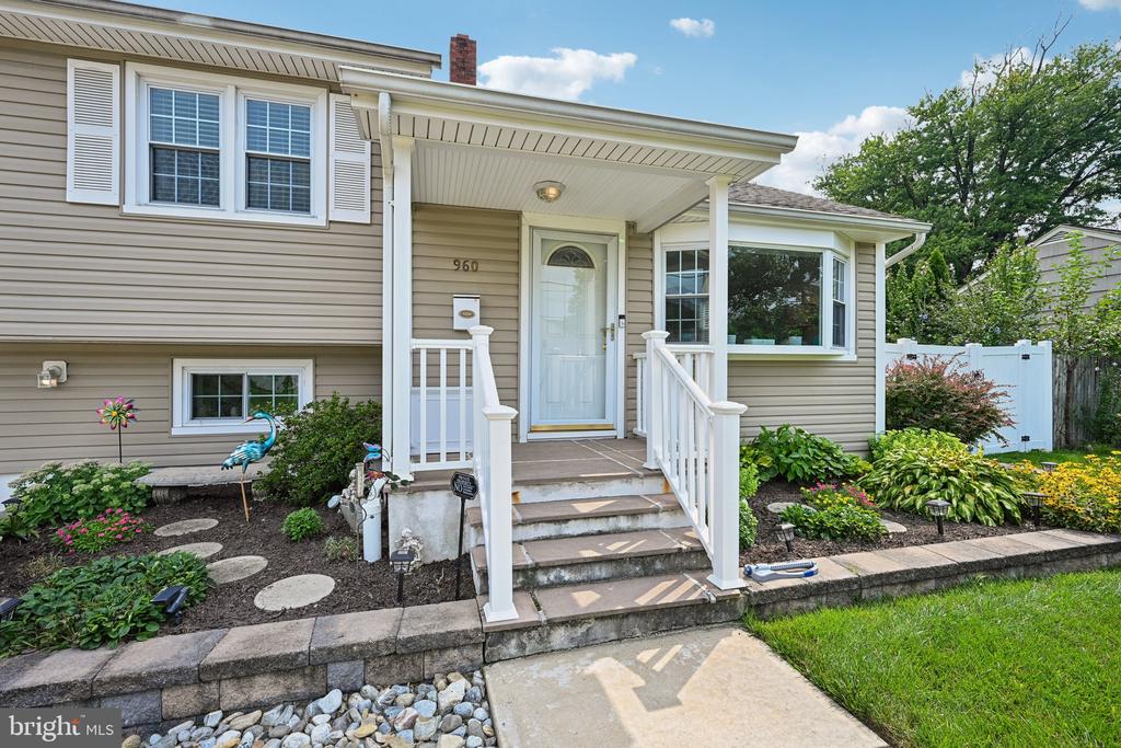 Residential in MOUNT HOLLY