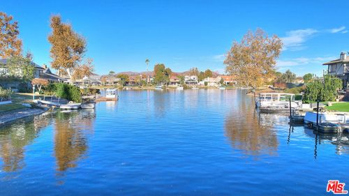 3800 Weatherly Cir, Westlake Village, CA, 91361-3821 | Card Image