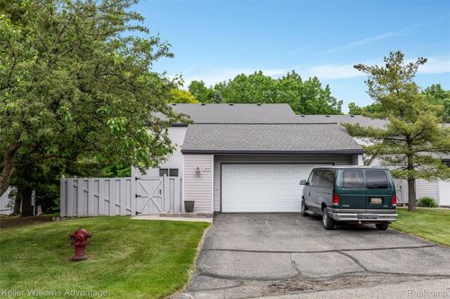 2819 Monte Vis, Brighton, MI, 48114-9470 | Card Image