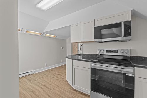 13B Gardner Ln, Waterbury, VT, 05676-1584 | Card Image