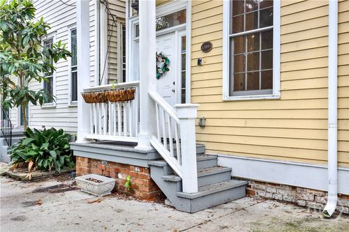 1-523 E Broad St, Savannah, GA, 31401-5138 | Card Image
