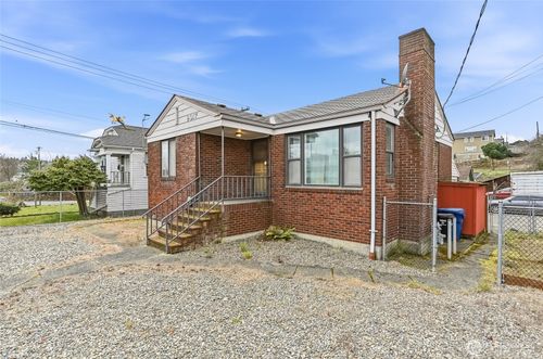 9017 14th Ave S, Seattle, WA, 98108-4815 | Card Image