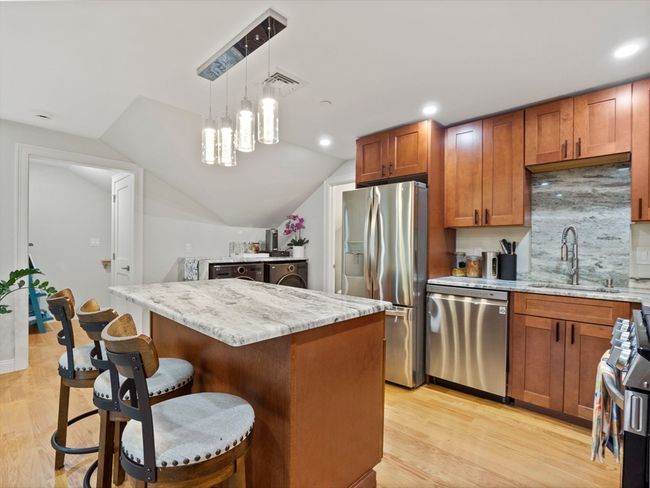 APT-3 - 6 Nelly St, Condo with 2 bedrooms, 1 bathrooms and 2 parking in Wakefield MA | Image 4