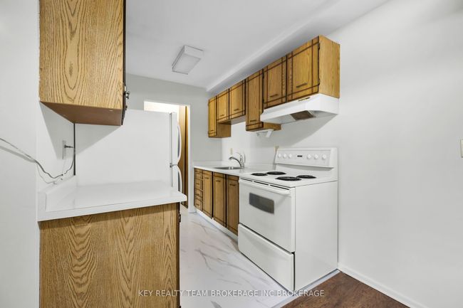 165 Limeridge Rd W, Condo with 2 bedrooms, 1 bathrooms and 1 parking in Hamilton ON | Image 18