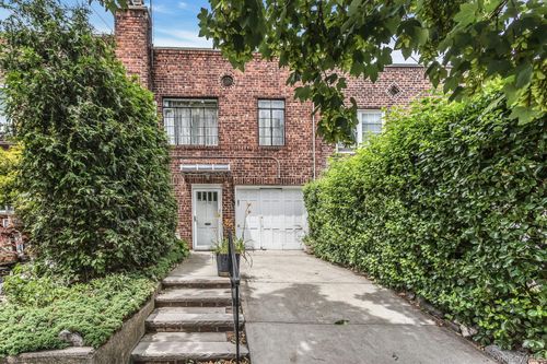 12-08 152nd St, Whitestone, NY, 11357-1836 | Card Image