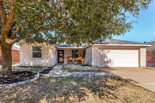 329 Indian Blanket Dr, Burleson, TX, 76028-2587 | Card Image