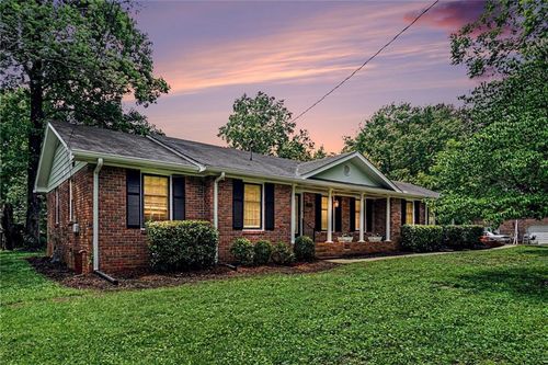 2925 Bob Bettis Rd, Marietta, GA, 30066-4207 | Card Image