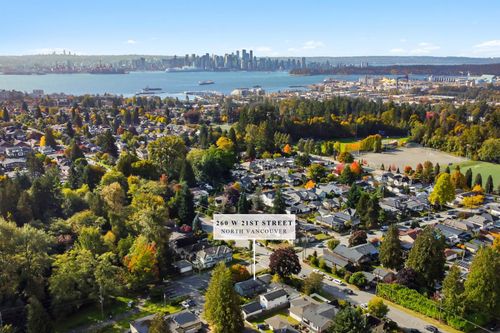 260 W 21st St, North Vancouver, BC, V7M1Z4 | Card Image