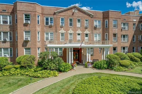 3a6-2 Overlook Rd, White Plains, NY, 10605-2425 | Card Image