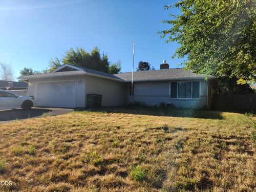 5201 Laurelwood Dr, Klamath Falls, OR, 97603-8535 | Card Image