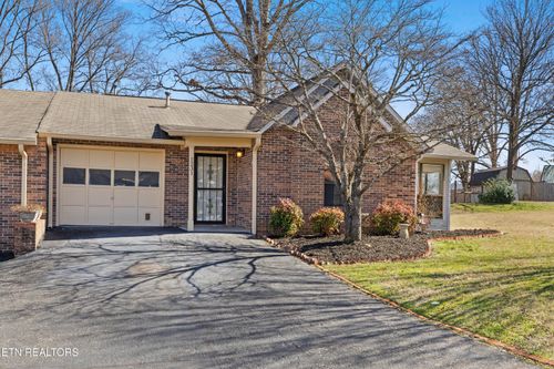1231 Karina Cir, Maryville, TN, 37804-5376 | Card Image