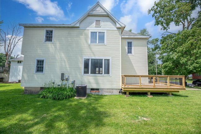 307 N Logan St, House other with 3 bedrooms, 2 bathrooms and 2 parking in Deer Creek IL | Image 36