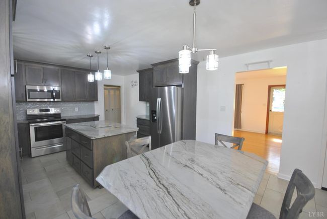 112 Half Moon Ln, House other with 3 bedrooms, 3 bathrooms and null parking in Rustburg VA | Image 9