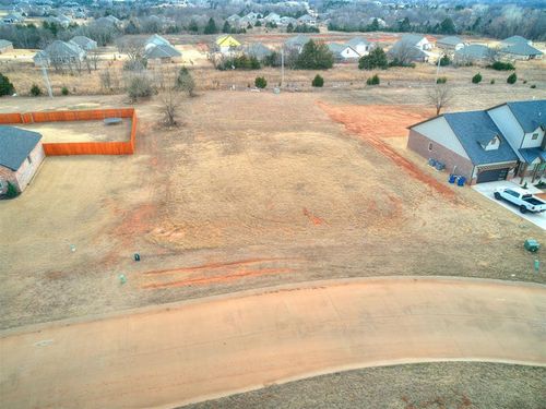 4660 Ranchero Dr, Edmond, OK, 73025-4805 | Card Image