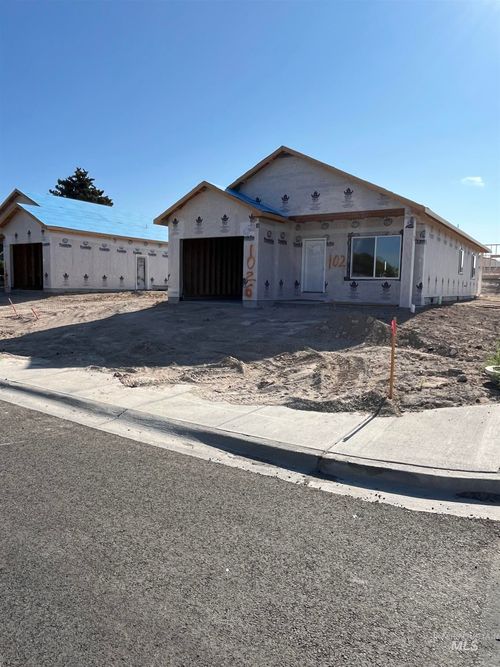 1026 S Eisenhower St, Jerome, ID, 83338-3255 | Card Image