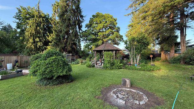 12730 226 St, House other with 3 bedrooms, 1 bathrooms and 4 parking in Maple Ridge BC | Image 37