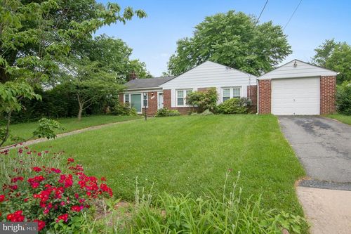 9702 Bellevue Dr, BETHESDA, MD, 20814-3925 | Card Image