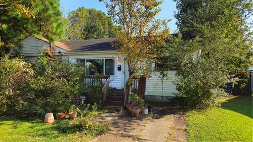 1815 Lightwood Ln, Norfolk, VA, 23518-3139 | Card Image