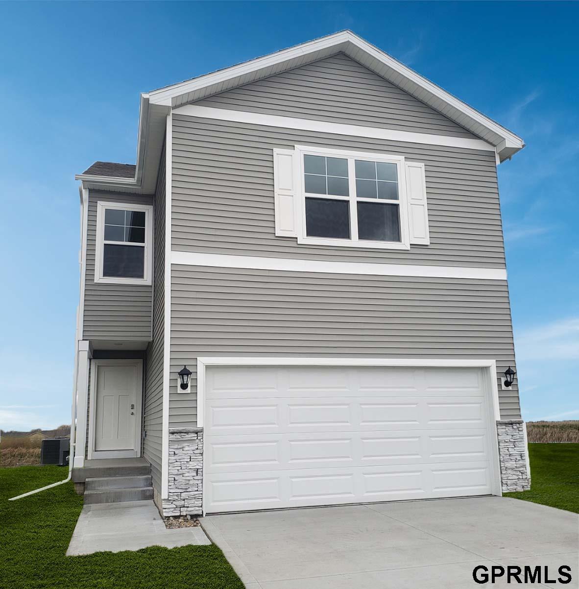 Reynolds St, Omaha, NE 68122