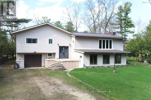6386 Victoria Ave, Lambton Shores, ON, N0N1J2 | Card Image
