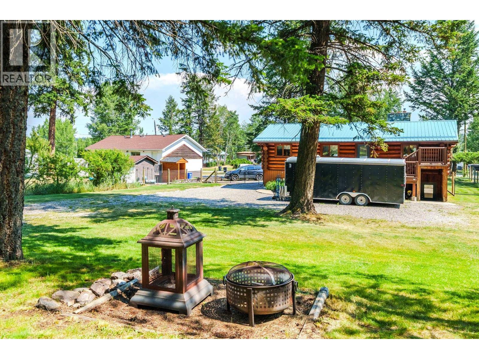 Residential in 103 Mile House 5