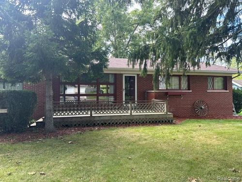 20095 Huron River Drive, Rockwood, MI, 48173 | Card Image